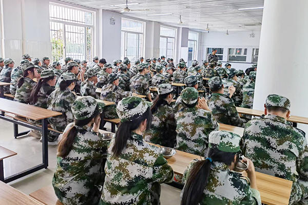 浙江華川之江中考復(fù)讀學(xué)校環(huán)境