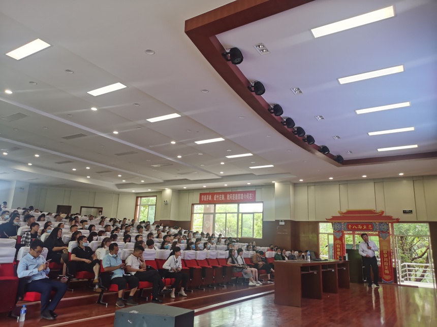 學(xué)校環(huán)境